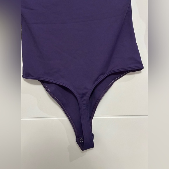 ✨NWT✨Second Skin: Women’s V-neck Bodysuit- Size XS - Picture 7 of 9